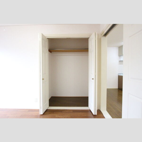 収納 (洋室①クローゼット)