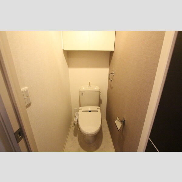 トイレ (温水洗浄暖房便座)