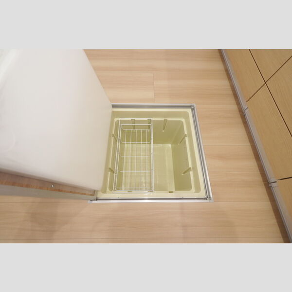 その他 (102・床下収納)