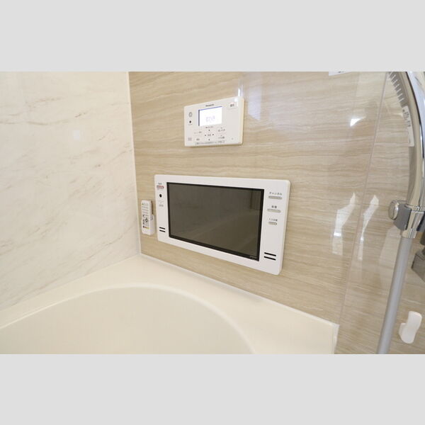 その他 (102・浴室TV)