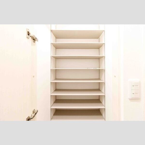 その他 (305・シューズクローク)