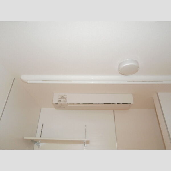 その他設備 (送風機・室内物干し)