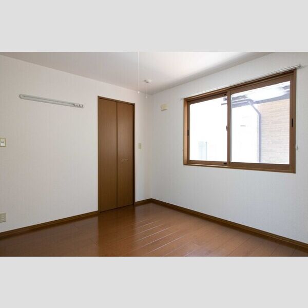 その他 (北側洋室)