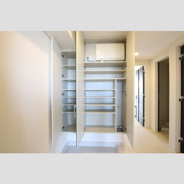 玄関 (シューズボックス)