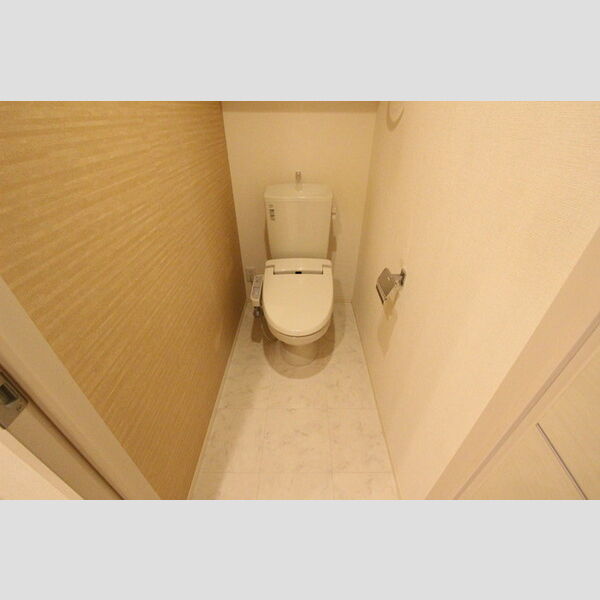 トイレ (温水洗浄暖房便座)