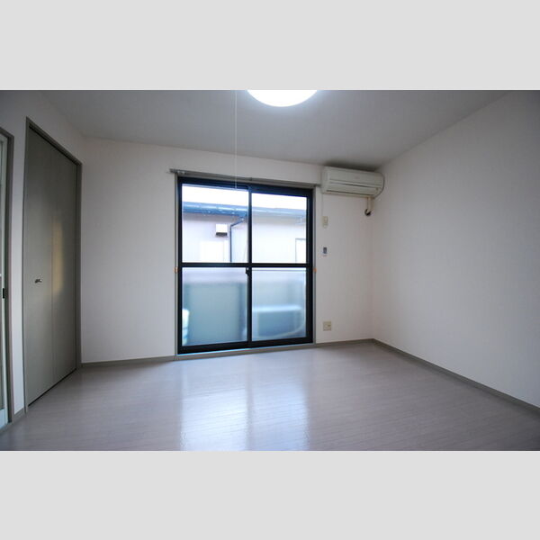 居室・リビング (南側洋室)