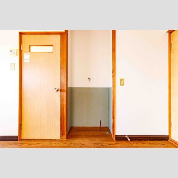 その他 (洗濯機置き場)