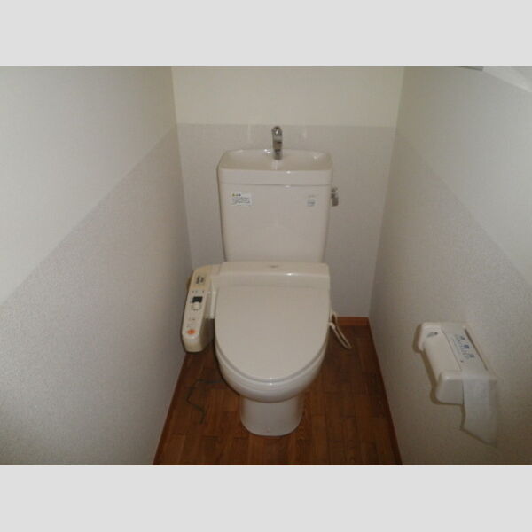 トイレ (トイレ)