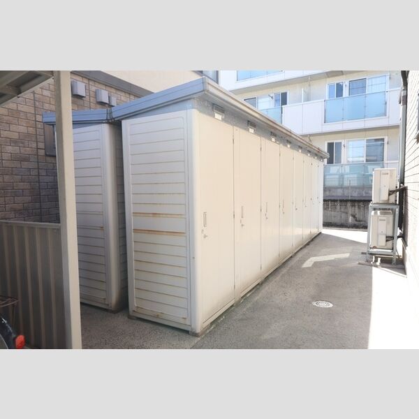 現地周辺 (トランクルーム)