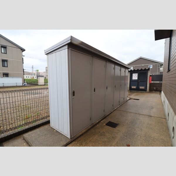 現地周辺 (物置)