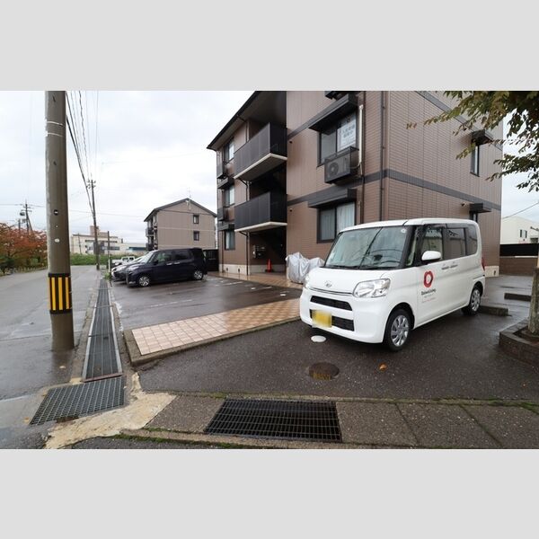 駐車場 (駐車場)