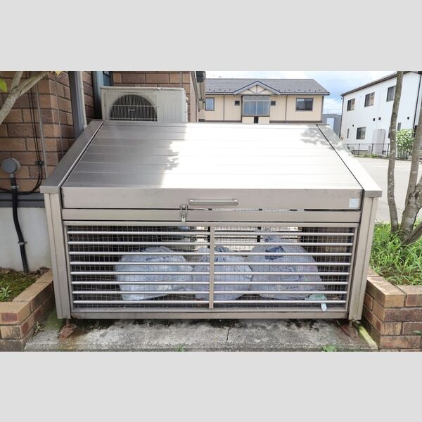 現地周辺 (ゴミ置場)