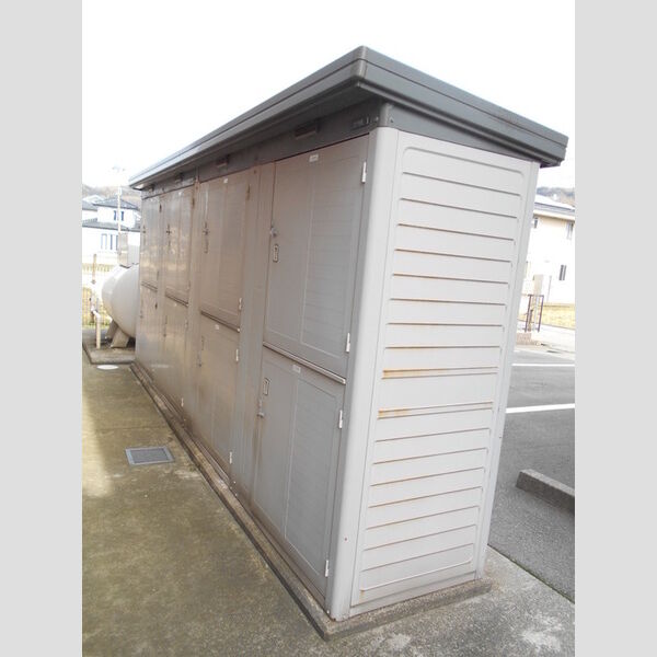 現地周辺 (屋外物置)