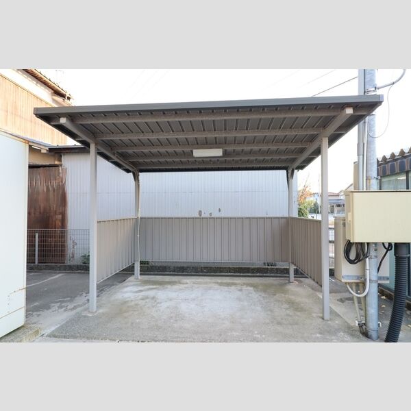 現地周辺 (駐輪場)