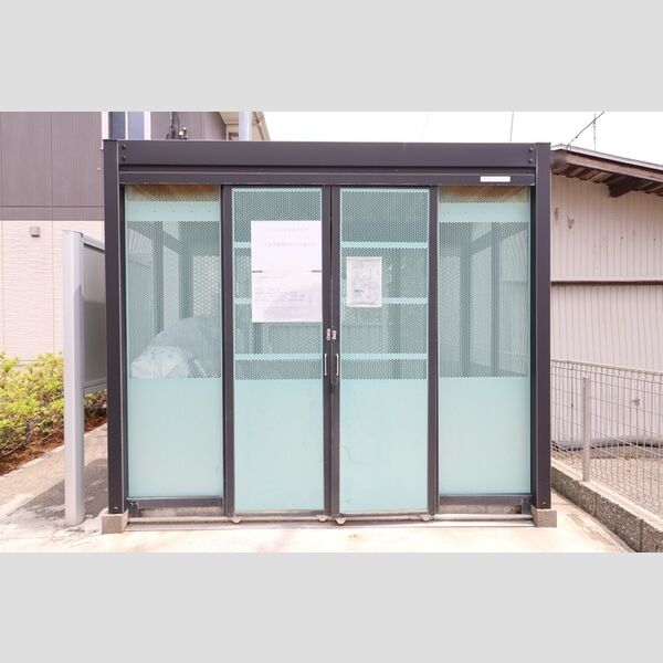 現地周辺 (ゴミ置場)