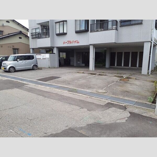 駐車場 (駐車場)