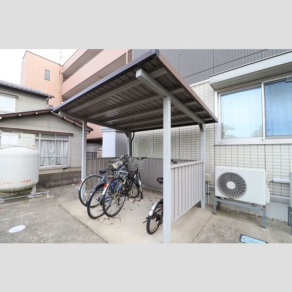 現地周辺 (サイクルポート)