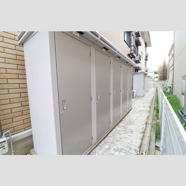 現地周辺 (トランクルーム)