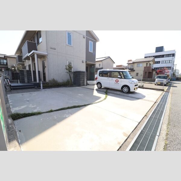駐車場 (駐車場)