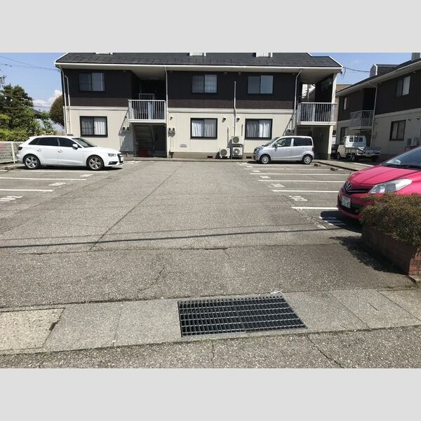 現地周辺 (駐車場)