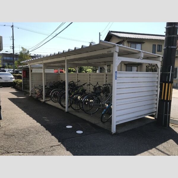 駐車場 (駐輪場)