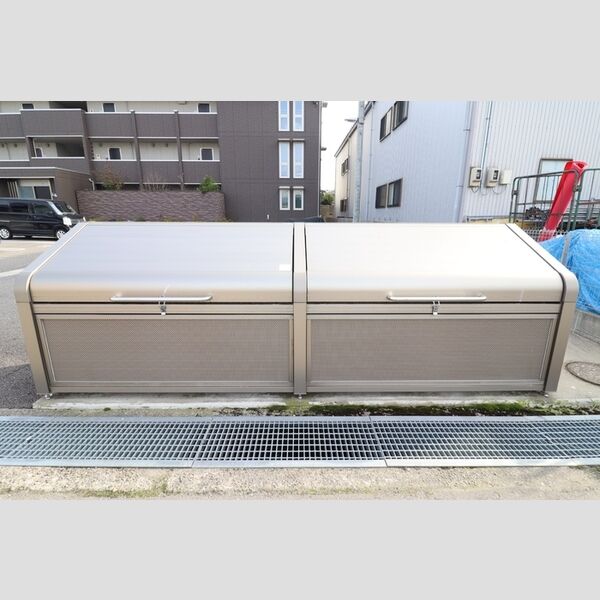 現地周辺 (ゴミ置場)