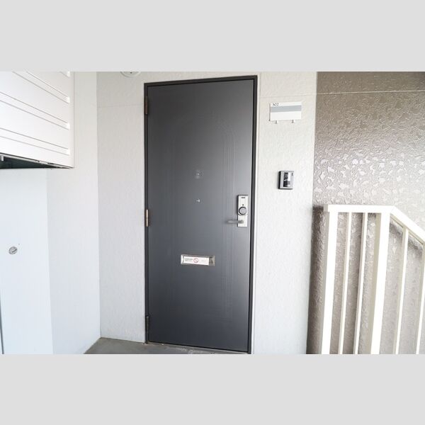 エントランス (エントランス)