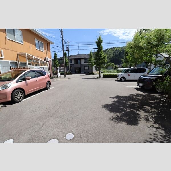 駐車場 (駐車場)