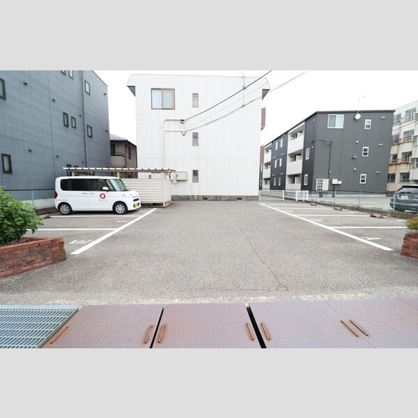 駐車場 (駐車場)