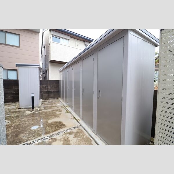 現地周辺 (物置)