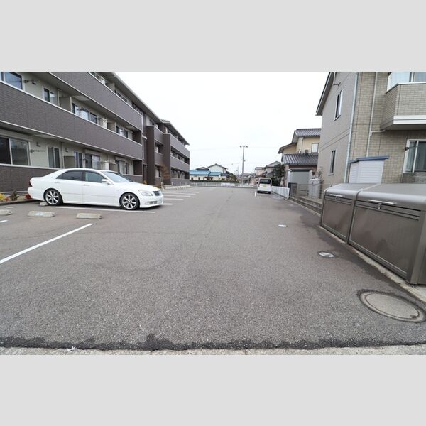 駐車場 (駐車場)