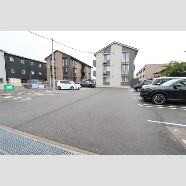 駐車場 (駐車場)