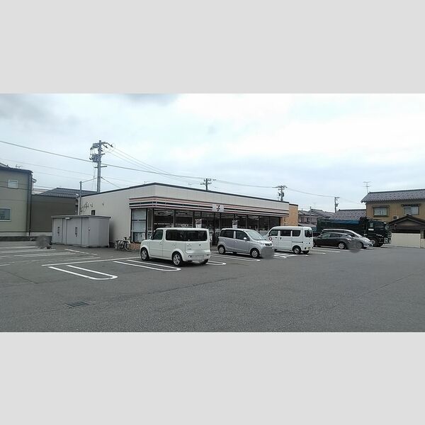 現地周辺 (セブンイレブン 金沢円光寺本町店)