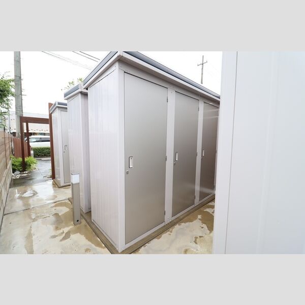 現地周辺 (トランクルーム)