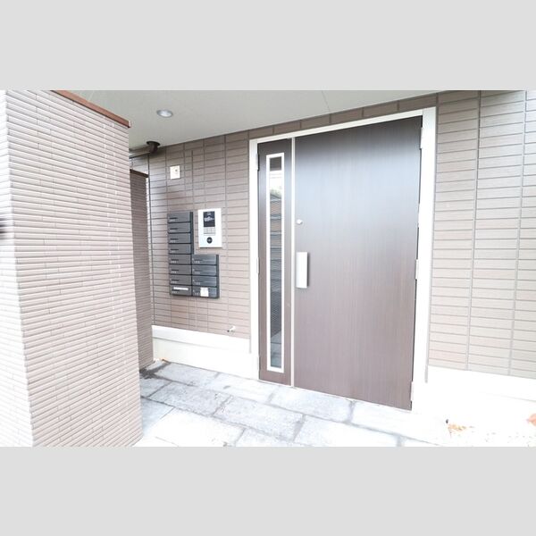 エントランス (エントランス)