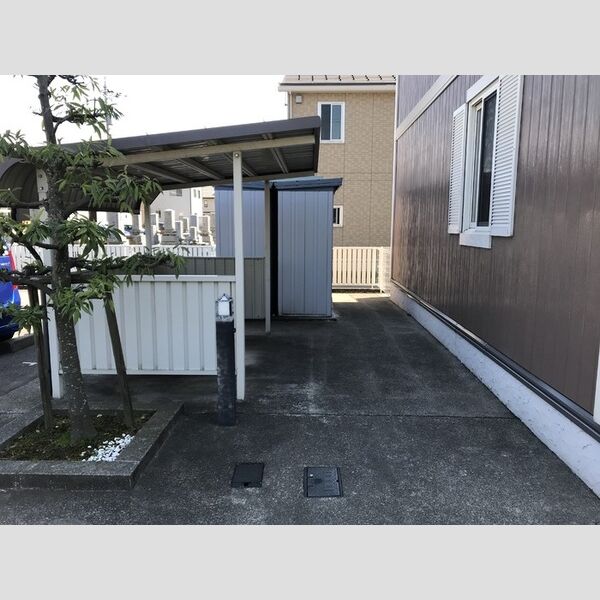 現地周辺 (駐輪場)