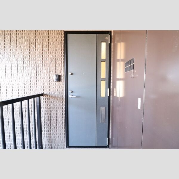 エントランス (エントランス)