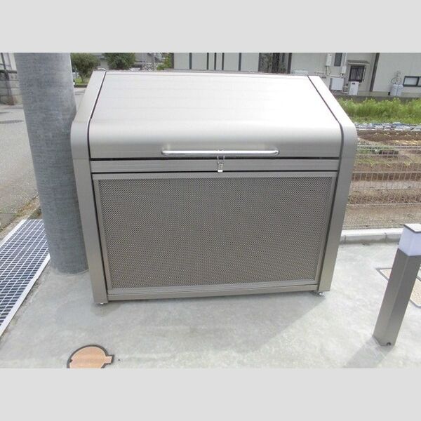 現地周辺 (ゴミBOX)