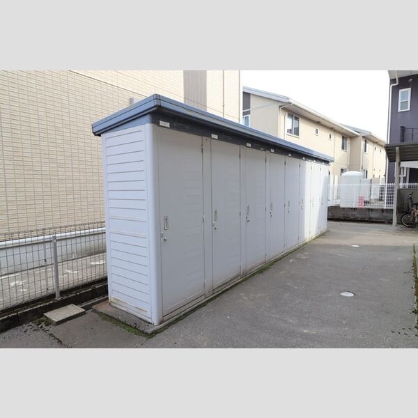 現地周辺 (トランクルーム)