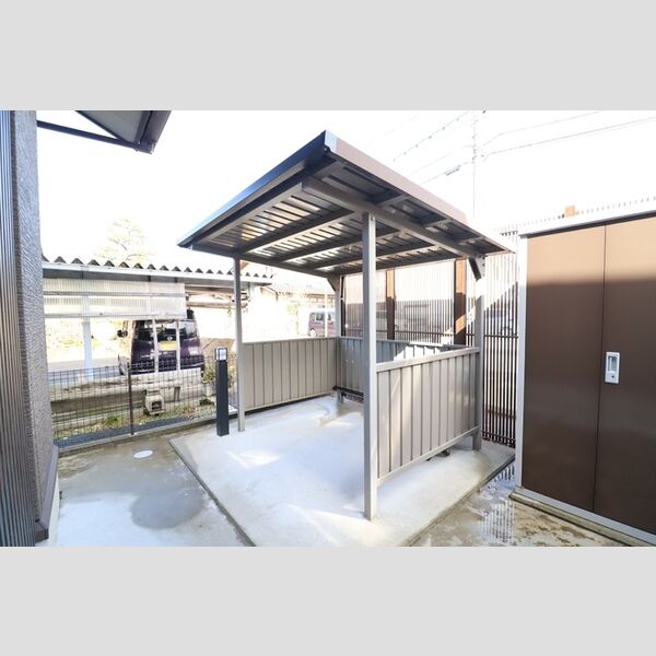 現地周辺 (駐輪場)