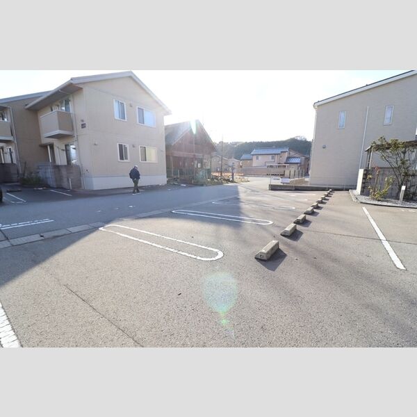 駐車場 (駐車場)