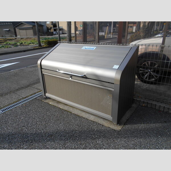 現地周辺 (入居者専用ゴミBOX)