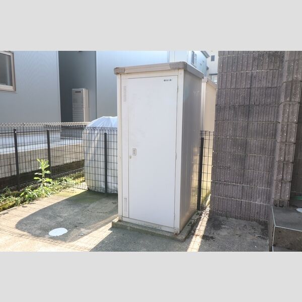 現地周辺 (トランクルーム)