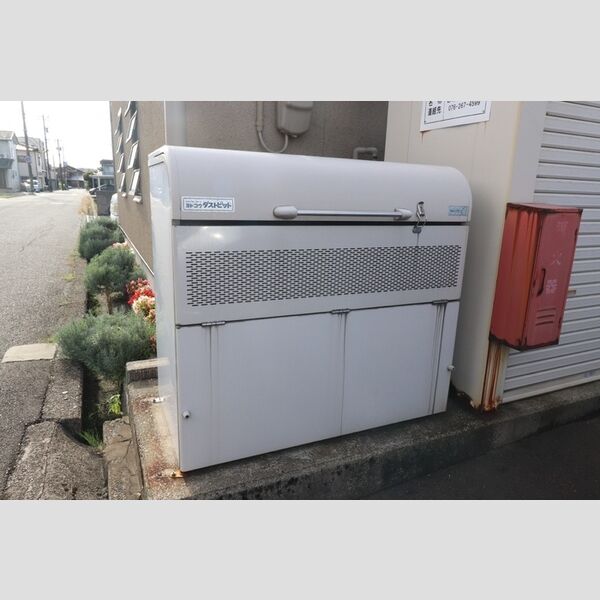 現地周辺 (ゴミステーション)