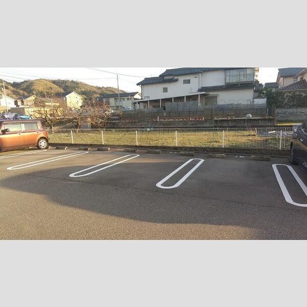 駐車場 (駐車場)