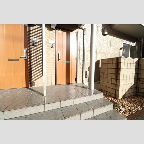 エントランス (エントランス)