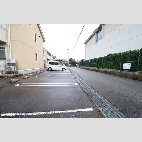 駐車場 (駐車場)