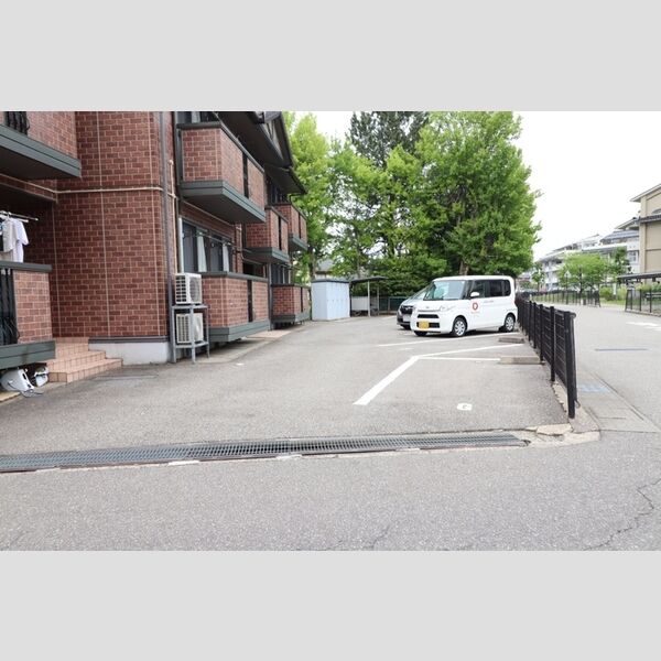 駐車場 (駐車場)