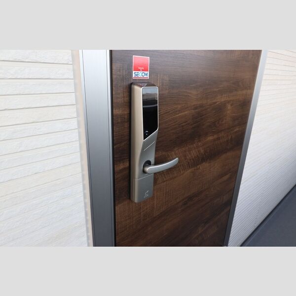 エントランス (エントランス)