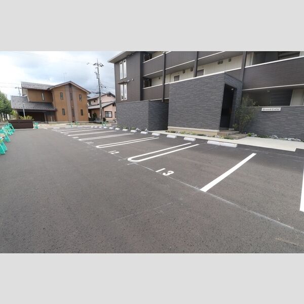 駐車場 (駐車場)